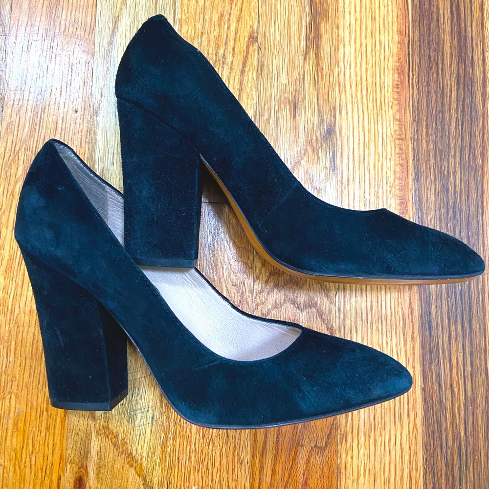Marc Fisher black suede round toe pump